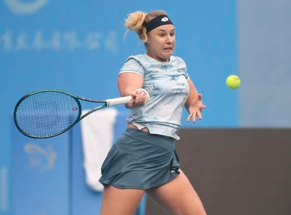 JIUJIANG, CHINA - NOVEMBER 02: Anna Blinkova returns a shot in the Women s Singles Final match against Lilli Tagger of Austria on day 7 of 2025 Jiangxi Open at Jiujiang International Tennis Center on November 2, 2025 in Jiujiang, Jiangxi Province of China.  Copyright: xVCGx 111601372070