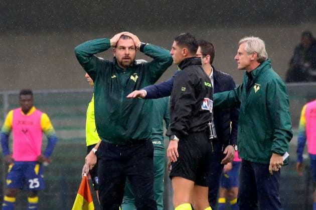 Verona™s head coach Paolo Zanetti during the Serie A soccer match between Hellas Verona and Inter at the Bentegodi Stadium in Verona, north west Italy - Sunday , November 02 , 2025. - Soccer .  Copyright: xPaolaxGarbuio Lapressex