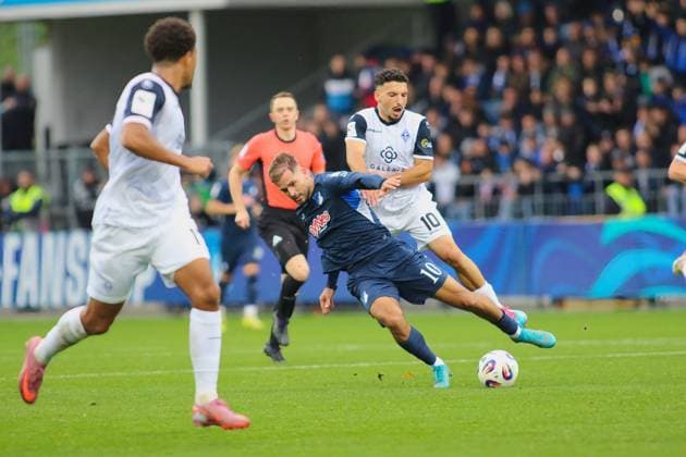 v. li. im Zweikampf , Luka Duric (TSG Hoffenheim II, 10), Arianti Ferati (SV Waldhof Mannheim II, 10) GER, TSG 1899 Hoffenheim II gegen SV Waldhof Mannheim, Fussball, 3.Liga, 13.Spieltag, Spielzeit 2025 2026, 02.11.2025. (DFL DFB REGULATIONS PROHIBIT ANY USE OF PHOTOGRAPHS as IMAGE SEQUENCES and or QUASI-VIDEO). GER,TSG 1899 Hoffenheim II gegen Waldhof Mannheim, Fussball, 3.Liga, 13.Spieltag, Spielzeit 2025 2026, 02.11.2025. Hoffenheim Copyright: xEibner-Pressefoto JoergxHirschx EP_JHH