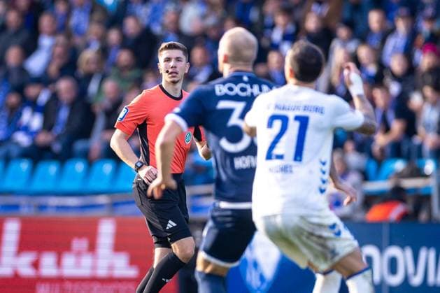 02.11.2025, 2. Bundesliga, 11. Spieltag, VfL Bochum 1848 - 1. FC Magdeburg, Schiedsrichter Felix Wagner (GER), Bochum Vonovia Ruhrstadion NRW Deutschland xRHR-FOTO DEx Copyright: DennisxEwert RHR-FOTOx RHR-FOTO DE