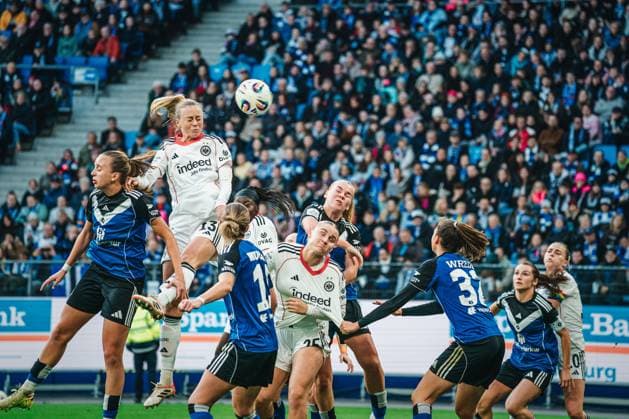 Google Pixel Frauen-Bundesliga: Hamburger SV vs. Eintracht Frankfurt, 02.11.2025 TOR: 1:0 Frankfurt Amanda Ilestedt (Eintracht Frankfurt, 13) trifft per Kopf; Fußball, Google Pixel Frauen-Bundesliga, 8. Spieltag: Hamburger SV vs. Eintracht Frankfurt am 02.11.2025 im Volksparkstadion, Hamburg DFB DFL REGULATIONS PROHIBIT ANY USE OF PHOTOGRAPHS AS IMAGE SEQUENCES AND OR QUASI-VIDEO. Copyright: xBEAUTIFULxSPORTS Tonhäuserx