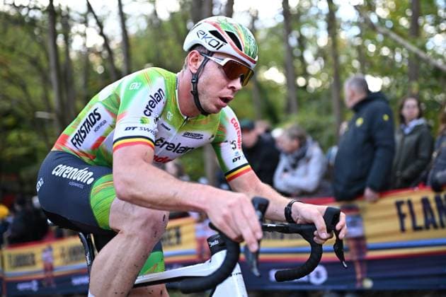 Belgian Laurens Sweeck pictured in action during the elite men race of the Rapencross cyclocross in Lokeren, the second race (out of 8) of the X2O Badkamers Trophy, Sunday 02 November 2025. DAVIDxPINTENS  x138724544x
