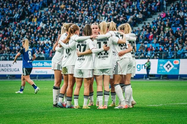 Google Pixel Frauen-Bundesliga: Hamburger SV vs. Eintracht Frankfurt, 02.11.2025 TOR, JUBEL: 1:0 Frankfurt Amanda Ilestedt (Eintracht Frankfurt, 13) trifft per Kopf; Fußball, Google Pixel Frauen-Bundesliga, 8. Spieltag: Hamburger SV vs. Eintracht Frankfurt am 02.11.2025 im Volksparkstadion, Hamburg DFB DFL REGULATIONS PROHIBIT ANY USE OF PHOTOGRAPHS AS IMAGE SEQUENCES AND OR QUASI-VIDEO. Copyright: xBEAUTIFULxSPORTS Tonhäuserx