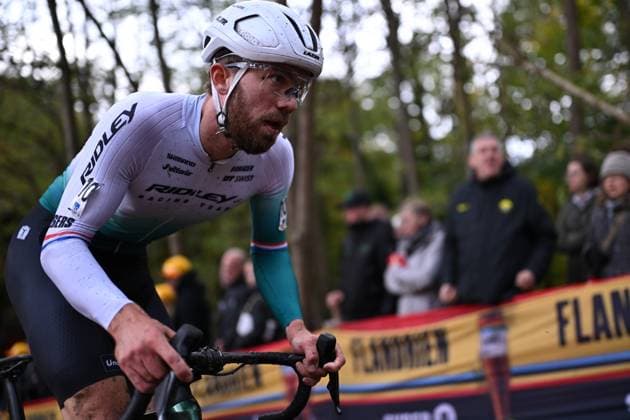 Dutch Joris Nieuwenhuis pictured in action during the elite men race of the Rapencross cyclocross in Lokeren, the second race (out of 8) of the X2O Badkamers Trophy, Sunday 02 November 2025. DAVIDxPINTENS  x138726416x