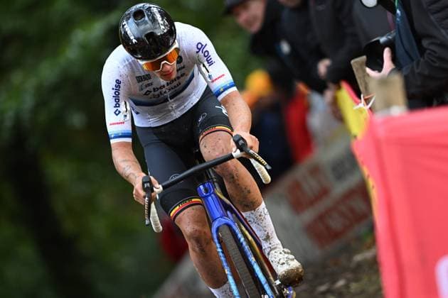 Belgian Thibau Nys pictured in action during the elite men race of the Rapencross cyclocross in Lokeren, the second race (out of 8) of the X2O Badkamers Trophy, Sunday 02 November 2025. DAVIDxPINTENS  x138726439x