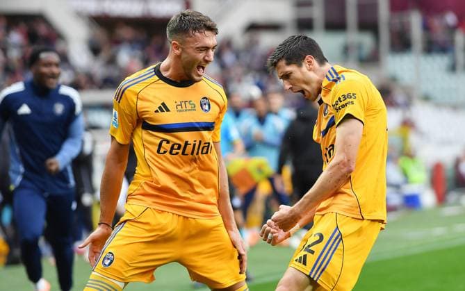 November 2, 2025, Turin, Italy: Pisa s Stefano Moreo jubilates after scoring the gol (0-1) during the talian Serie A soccer match Torino FC vs Pisa SC at the Olimpico Grande Torino Stadium in Turin, Italy, 2 november 2025 ANSA ALESSANDRO DI MARCO. Serie A: Torino FC Vs Pisa SC  - ZUMAa110 20251102_zaf_a110_033 Copyright: xAlessandroxxxxxxxxDixMarcox
