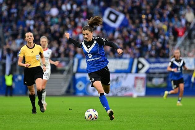 Fußball I Frauen I Saison 2025-2026 I Bundesliga I 8. Spieltag I Hamburger SV - Eintracht Frankfurt I 02.11.2025 Lotta Wrede (32, Hamburger SV) Hamburg Volkspark, Volksparkstadion, Stadion, Volkspark-Stadion Hamburg Deutschland Copyright: xLobeca FelixxSchlikisx