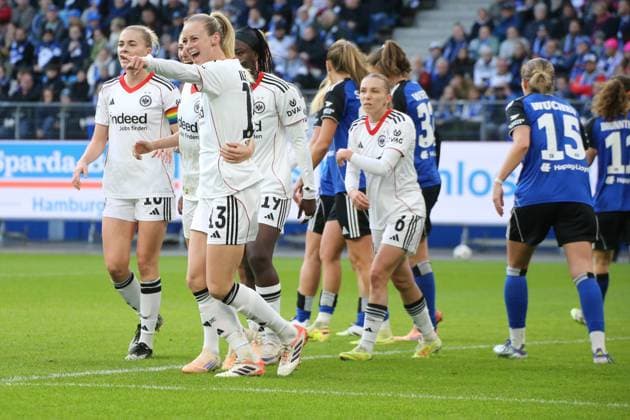 02.11.2025, xgrfx, Fussball Google Pixel Frauen-Bundesliga, Hamburger SV - Eintracht Frankfurt v.l. Tor, Amanda Ilestedt (Eintracht Frankfurt) (DFL DFB REGULATIONS PROHIBIT ANY USE OF PHOTOGRAPHS as IMAGE SEQUENCES and or QUASI-VIDEO) Hamburg