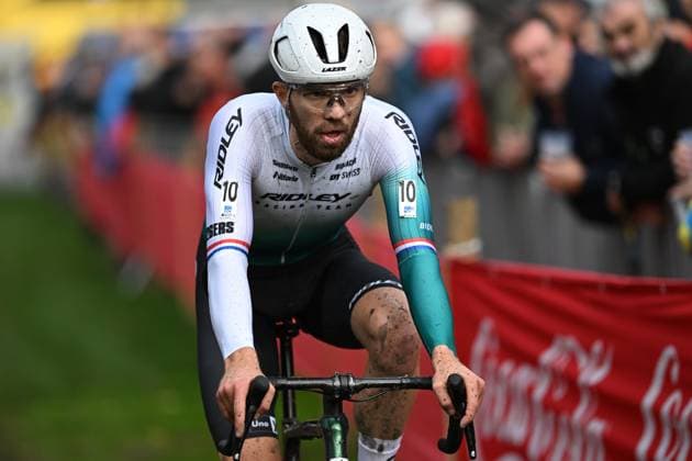 Dutch Joris Nieuwenhuis pictured in action during the elite men race of the Rapencross cyclocross in Lokeren, the second race (out of 8) of the X2O Badkamers Trophy, Sunday 02 November 2025. DAVIDxPINTENS  x138726680x