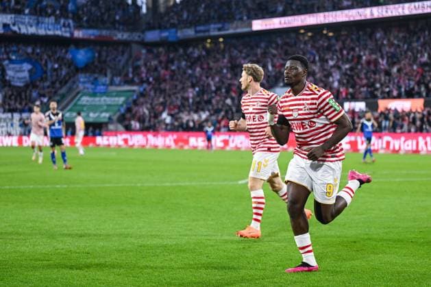02.11.2025, Fussball, 1. Bundesliga, 6. Spieltag Saison 2025 2026, 1.FC Köln - Hamburger SV, Ragnar Ache (1. FC Köln) freut sich über das Tor zum 1:0, xRHR-FOTO TKx Copyright: RHR-FOTOx RHR-FOTO TK