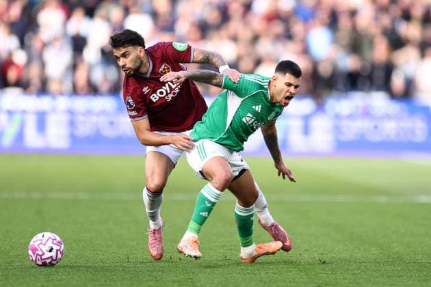 West Ham United v Newcastle United 02 November 2025, London - Premier League Football - West Ham United v Newcastle United - Lucas Paqueta of West Ham United and Bruno Guimaraes of Newcastle United - Photo: Jacques Feeney Offside. London UK Copyright: xJacquesxFeeneyx xOffsidexOffside
