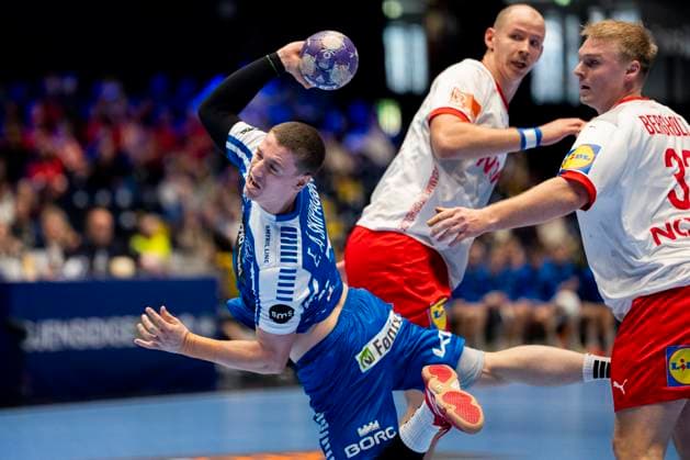 Handball, Golden League Denmark Faeroyene 39 24 Trondheim, Norway 20251102 Faeroyenes Elias Ellefsen A Skipagotu during the Golden League handball match between Denmark and Faeroyene in Trondheim Spektrum Photo Ole Martin Wold NTB Trondheim Norway EDITORIAL USE ONLY RESTRICTED USE FOR BETTING COMPANIES  Copyright: xOlexMartinxWoldx xNTBx