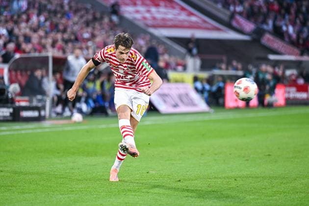 02.11.2025, Fussball, 1. Bundesliga, 6. Spieltag Saison 2025 2026, 1.FC Köln - Hamburger SV, Jakub Kaminski (1. FC Köln) xRHR-FOTO TKx Copyright: RHR-FOTOx RHR-FOTO TK