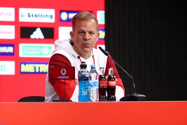 02.11.2025, xmohx, Fussball 2.Bundesliga, Fortuna Duesseldorf - 1.FC Kaiserslautern v.l. Trainer Coach Markus Anfang (Fortuna Duesseldorf) auf der Pressekonferenz (DFL DFB REGULATIONS PROHIBIT ANY USE OF PHOTOGRAPHS as IMAGE SEQUENCES and or QUASI-VIDEO) Duesseldorf