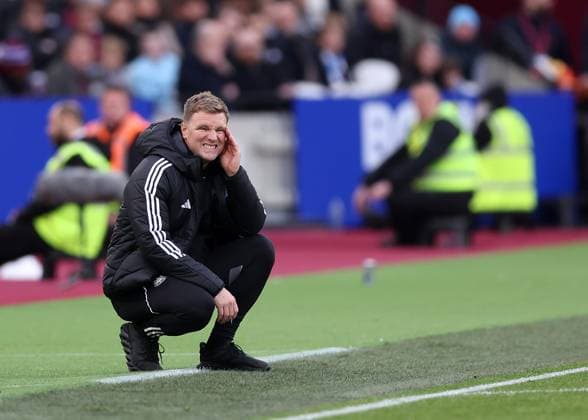 London, England, 2nd November 2025. Eddie Howe manager of Newcastle looks on dejected during the West Ham United vs Newcastle United Premier League match at the London Stadium, London. Picture credit should read: David Klein Sportimage EDITORIAL USE ONLY. No use with unauthorised audio, video, data, fixture lists, club league logos or live services. Online in-match use limited to 120 images, no video emulation. No use in betting, games or single club league player publications. SPI_024_DK_West_Ham_Newcastle SPI-4255-0024