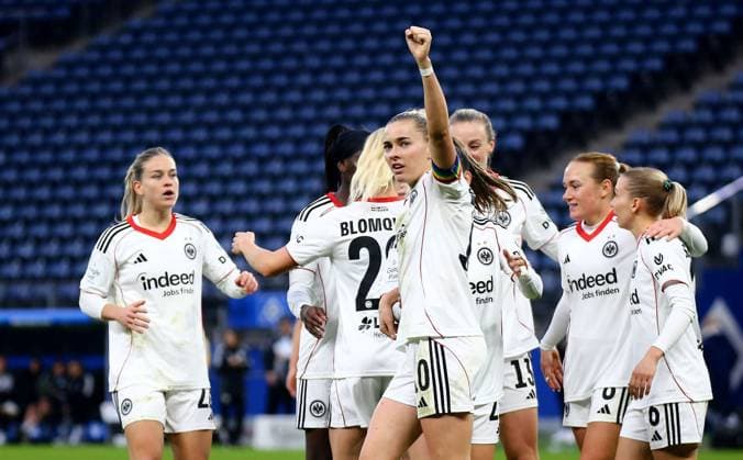 02.11.2025, xcex, GER, Hamburg, Volksparkstadion, Frauenfussball, 1. Bundesliga, DIE LIGA, Google Pixel Frauen-Bundesliga, Saison 2025 2026, Spieltag 8, SGE, HSV, Hamburger SV - Eintracht Frankfurt Frauen, Torjubel Eintracht Frankfurt, Jubel, Freude, Emotionen, goal celebration, Laura Freigang (SGE) bejubelt ihren Treffer zum 3:0, DFL regulations prohibit any use of photographs as image sequences and or quasi-video