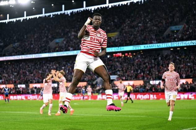 Fussball, Bundesliga, Deutschland, Herren, Saison 2025 2026, 9. Spieltag, Rhein Energie Stadion Köln, 1. FC Köln - Hamburger SV; Jubel Ragnar Ache (KOE) nach seinem Tor zum 1:0. Jubel, Freude, Aktion.