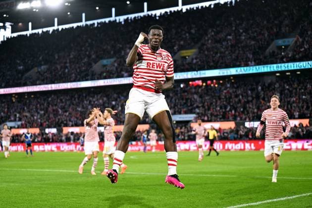 Fussball, Bundesliga, Deutschland, Herren, Saison 2025 2026, 9. Spieltag, Rhein Energie Stadion Köln, 1. FC Köln - Hamburger SV; Jubel Ragnar Ache (KOE) nach seinem Tor zum 1:0. Jubel, Freude, Aktion.