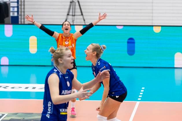 1. Volleyball Bundesliga Frauen: Schwarz-Weiss Erfurt vs. Allianz MTV Stuttgart; Erfurt; 02.11.2025 Jubel, Antonia Stautz ( 6; Allianz MTV Stuttgart) 1. Volleyball Bundesliga Frauen: Schwarz-Weiss Erfurt vs. Allianz MTV Stuttgart; Riethsporthalle Erfurt; 02.11.2025 Copyright: xBEAUTIFULxSPORTS Duehringx
