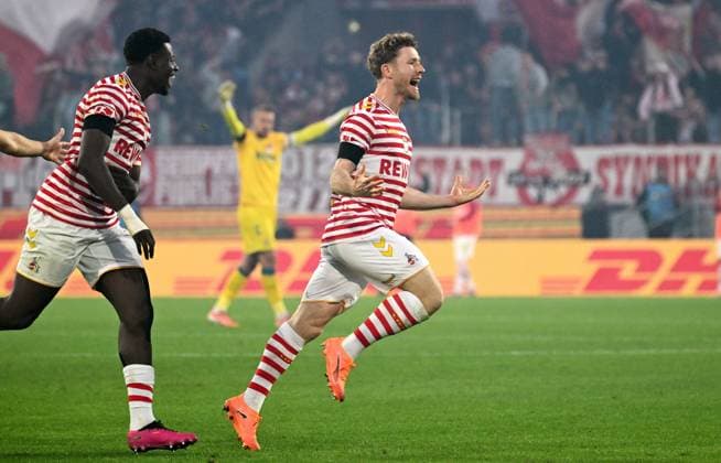 Fussball, Bundesliga, Deutschland, Herren, Saison 2025 2026, 9. Spieltag, Rhein Energie Stadion Köln, 1. FC Köln - Hamburger SV; Jubel Florian Kainz (KOE) nach seinem Tor zum 12:0. Jubel, Freude, Aktion.