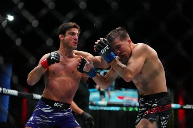 UFC Fight Night - Las Vegas Allan Nascimento and Cody Durden meet in the octagon for a 3-round bout at UFC Apex for UFC Fight Night - Garcia vs Onama on November 1, 2025 in Las Vegas, NV, United States. Photo by Louis Grasse PxImages ABACAPRESS.COM Las Vegas, NV LAS VEGAS, NV United States  Copyright: xPXxImages ABACAx