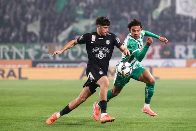 SOCCER - BL, Rapid vs Sturm VIENNA,AUSTRIA,02.NOV.25 - SOCCER - ADMIRAL Bundesliga, SK Rapid Wien vs SK Sturm Graz. Image shows Arjan Malic (Sturm) and Janis Antiste (Rapid).  GEPAxpictures xArminxRauthner