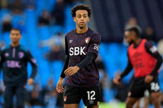 Manchester City v Bournemouth Premier League 02 11 2025. Tyler Adams (12) of Bournemouth during the warm-up ahead of the Premier League match between Manchester City and Bournemouth at the Etihad Stadium, Manchester, England on 2 November 2025. Manchester Etihad Stadium Manchester England Editorial use only DataCo restrictions apply See www.football-dataco.com , Copyright: xConorxMolloyx PSI-23140-0017