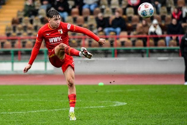Regionalliga Bayern: FC Augsburg II vs SpVgg Greuther Fuerth II, 02.11.2025 Simon Muehlbauer (FC Augsburg II, 25) , Augsburg, 02.11.2025 - 16. Spieltag der Regionalliga Bayern, FC Augsburg II vs SpVgg Greuther Fuerth II, Augsburg Rosenaustadion Copyright: xBEAUTIFULxSPORTS Märklx