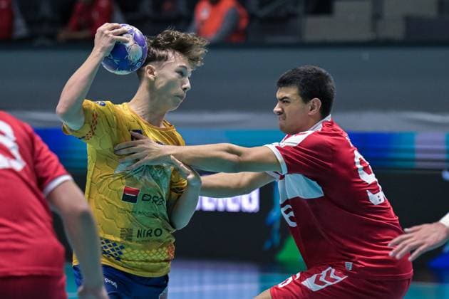 Romania v Turkiye - European Handball Championship Qualifiers ANKARA, TURKIYE - NOVEMBER 02: Sebastian Gabriel Rimniceanu (13) of Romania in action during the Men s U-18 European Handball Championship Qualification Group A match between Romania and Turkiye at Prof. Dr. Yasar Sevim Handball Hall in Ankara, Turkiye on November 02, 2025. Mustafa Hatipoglu Anadolu Ankara Turkey. Editorial use only. Please get in touch for any other usage.  Copyright: x2025xAnadoluxMustafaxHatipoglux