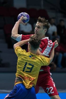 Romania v Turkiye - European Handball Championship Qualifiers ANKARA, TURKIYE - NOVEMBER 02: Mustafa Aydin (22) of Turkiye in action against Sebastian Gabriel Rimniceanu (13) of Romania during the Men s U-18 European Handball Championship Qualification Group A match between Romania and Turkiye at Prof. Dr. Yasar Sevim Handball Hall in Ankara, Turkiye on November 02, 2025. Mustafa Hatipoglu Anadolu Ankara Turkey. Editorial use only. Please get in touch for any other usage.  Copyright: x2025xAnadoluxMustafaxHatipoglux