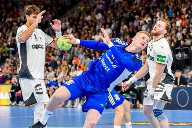 GER, DHB, Freundschaftsspiel Nationalmannschaft Deutschland vs Island 02.11.2025, SAP Garden, Muenchen, GER, DHB, Freundschaftsspiel Nationalmannschaft Deutschland vs Island, im Bild ømir Örn G’slason Ymir Oern Gislason (Island 11)kommt durch