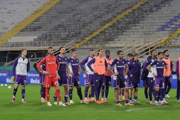 Foto IPP Giacomo Morini Firenze 02 11 2025 Campionato di calcio di serie A 2025 2026 Acf Fiorentina vs Us Lecce. nella foto: la delusione dei giocatori viola a fine partita. italy ITALY  Copyright: xR4924_italyphotopressx