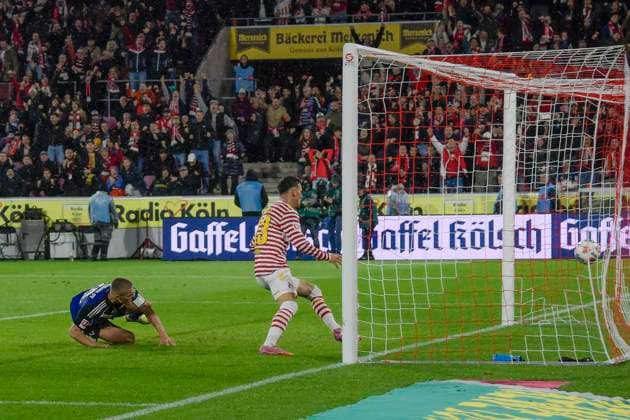 Said El Mala (Koeln 13) erzielt das Tor zum 3:1 02.11.2025 Fussball 1. FC Koeln vs Hamburger SV, Rheinenergiestadion, Koeln, DFB DFL REGULATIONS PROHIBIT ANY USE OF PHOTOGRAPHS AS IMAGE SEQUENCES AND OR QUASI-VIDEO