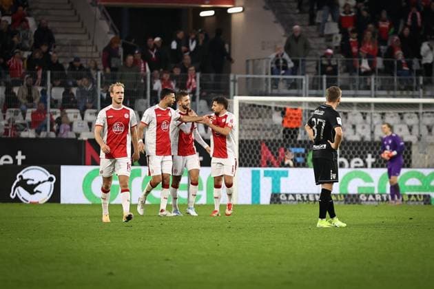 02.11.2025, Fussball, Herren, 3. Liga 13. Spieltag Saison 2025 2026: Rot-Weiss Essen - FC Schweinfurt 05 Frust bei Sebastian Müller (FC Schweinfurt 05, 37) nach Gegentreffer