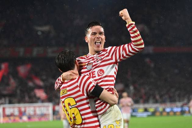 Said EL MALA (K) jubelt nach seinem Tor zum 3-1, mit Jakub KAMINSKI (K) , Jubel, jubeln, Freude, cheers, Fussball 1. Bundesliga, 9.Spieltag, matchday9, 1. FC Koeln (K) - Hamburger SV (HH) 4-1 am 02.11.2025 in Koeln Deutschland. DFL regulations prohibit any use of photographs as image sequences and or quasi-video Â