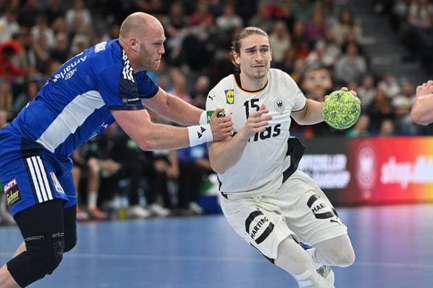 Juri KNORR (GER), Aktion,Zweikampf- Handball Laenderspiel Deutschland (GER) - Island (ISL) am 02.11.2023 SAP GARDEN