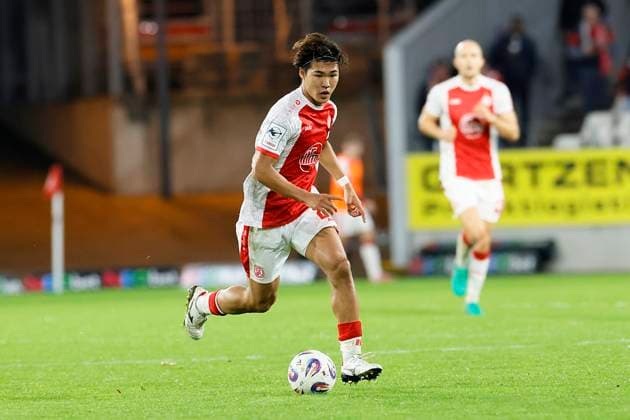 Fußball 3. Liga 13. Spieltag Rot-Weiss Essen - 1. FC Schweinfurt am 02.11.2025 im Stadion an der Hafenstraße in Essen Kaito Mizuta ( Rot-Weiss Essen )