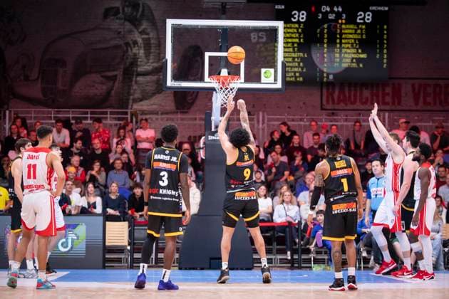 Barmer 2. Basketball Bundesliga ProA: RheinStars Koeln vs. Kirchheim, 02.11.25 Tylan James Pope (Bozic Estriche Knights Kirchheim, 9, PF) bei einem Freiwurf; Köln, 02.11.25 - Barmer 2. Basketball Bundesliga ProA: RheinStars Koeln vs. Kirchheim in der Motor World in Köln. Copyright: xBEAUTIFULxSPORTS AxelxKohringx