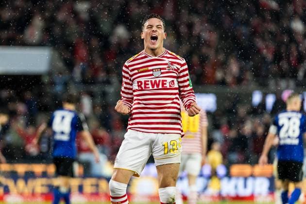 1. Fußball Bundesliga: 1. FC Köln - Hamburger SV; 02.11.2025 Said El Mala (1. FC Köln, 13) jubelt nach dem 4:1 Treffer von Jakub Kaminski (1. FC Köln, 16), Tor, Torjubel 1. Fußball Bundesliga, 1. FC Köln - Hamburger SV, Rheinenergiestadion am 02.11..2025 DFL REGULATIONS PROHIBIT ANY USE OF PHOTOGRAPHS AS IMAGE SEQUENCES AND OR QUASI-VIDEO. Copyright: xBEAUTIFULxSPORTS Wunderlx