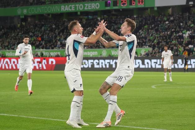 02.11.2025, xgox, Fussball 1. Bundesliga, VfL Wolfsburg - TSG 1899 Hoffenheim emspor, v.l. Wouter Burger (Hoffenheim, 18) Jubel, Torjubel, jubelt ueber das Tor, celebrate the goal, celebration (DFL DFB REGULATIONS PROHIBIT ANY USE OF PHOTOGRAPHS as IMAGE SEQUENCES and or QUASI-VIDEO) Wolfsburg