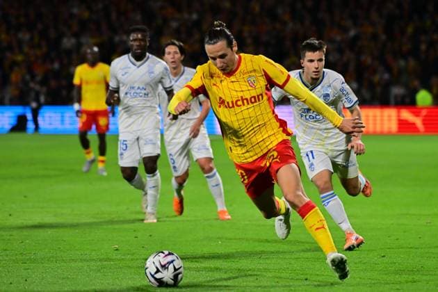 FOOTBALL : Lens vs Lorient - Ligue 1 - 02 11 2025 Florian Thauvin ( 10 - Lens ) during the Ligue 1 match between RC Lens and FC Lorient at Stade Felix Bollaert on November 02, 2025 in Lens, France. ( Photo by federico pestellini psnewz ) - LensFrance  Copyright: xFedericoxPestellinix