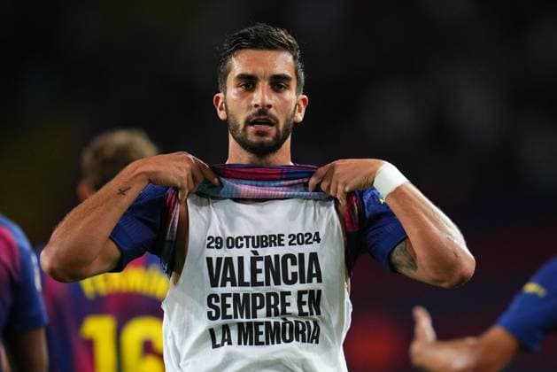 during the La Liga EA Sports match between FC Barcelona, Barca and Elche CF played at Lluis Companys Stadium on November 2, 2025 in Barcelona, Spain. (Photo by Bagu Blanco PRESSIN) Copyright: xBaguxBlancox xPRESSINx
