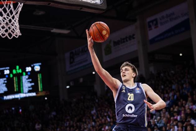 easyCredit Basketball Bundesliga, Telekom Baskets Bonn vs. ALBA Berlin, 02.11.2025 Anton Nufer (ALBA BERLIN 20) geht zum Korb hoch -- easyCredit Basketball Bundesliga, Telekom Baskets Bonn vs. ALBA Berlin, 02.11.2025, Telekom Dome Bonn Copyright: xBEAUTIFULxSPORTS Derixx