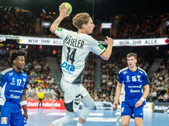Mathis Haeseler (Deutschland, 14) von aussen, Deutschland vs. Island, Handball, Laenderspiel, Herren, Spielzeit 2025 2026, 02.11.2025, Deutschland vs. Island, Handball, Laenderspiel, Herren, Spielzeit 2025 2026, 02.11.2025 Muenchen Copyright: xEibner-Pressefoto MichaelxSchmidx EP_MST