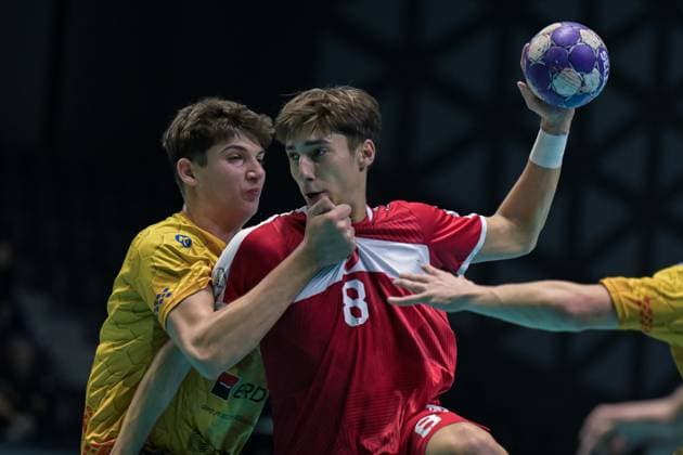 Romania v Turkiye - European Handball Championship Qualifiers ANKARA, TURKIYE - NOVEMBER 02: Muhammet Emir Aksu (8) of Turkiye in action during the Men s U-18 European Handball Championship Qualification Group A match between Romania and Turkiye at Prof. Dr. Yasar Sevim Handball Hall in Ankara, Turkiye on November 02, 2025. Mustafa Hatipoglu Anadolu Ankara Turkey. Editorial use only. Please get in touch for any other usage.  Copyright: x2025xAnadoluxMustafaxHatipoglux