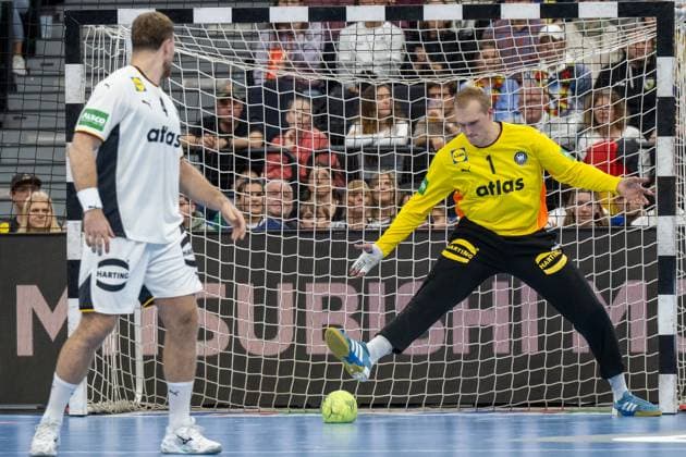 David Spaeth 1 (Handball Nationalmannschaft Deutschland) wehrt den Ball erfolgreich ab, Handball-Nationalmannschaft Deutschland vs. Handball-Nationalmannschaft Island, Handball Laenderspiel, 02.11.2025 Muenchen Bayern Deutschland
