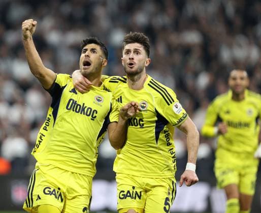 Besiktas v Fenerbahce - Turkish Super Lig ISTANBUL, TURKIYE - NOVEMBER 02: Players of Fenerbahce celebrate after scoring a goal during the Turkish Super Lig week 11 football match between Besiktas and Fenerbahce at Tupras Stadium in Istanbul, Turkiye on November 02, 2025. Ali Atmaca Anadolu Istanbul Turkey. Editorial use only. Please get in touch for any other usage.  Copyright: x2025xAnadoluxAlixAtmacax