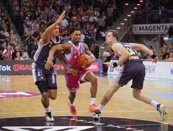 Zachery Cooks Telekom Baskets Bonn vs. ALBA Berlin 6. Speiltag - Saison 2025 26