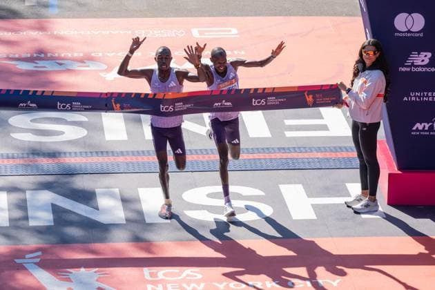 November 2, 2025, Bronx, New York, USA: Benson Kipruto pf Kenya winner of 1st place with time 2:08:09 and Alexander Mutiso of Kenya winner of 2nd place with time 2:08:09 just behind by .03 second crossing NYC TCS Marathon in professional men s open division finish line in Central Park in New York, NY on November 2, 2025. Bronx USA - ZUMAr339 20251102_znp_r339_059 Copyright: xLevxRadinx