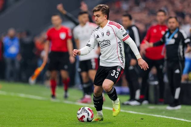2025-11-02 Besiktas JK v Fenerbahce SK - Trendyol Super Lig ISTANBUL, TURKEY - NOVEMBER 2: Ridvan Yilmaz of Besiktas JK in action during the Trendyol Super Lig match between Besiktas JK and Fenerbahce SK at Tupras Stadium on November 2, 2025 in Istanbul, Turkey. (Photo by BSR Agency) Istanbul Turkey Content not available for redistribution in The Netherlands directly or indirectly through any third parties. Copyright: xBSRxAgencyx